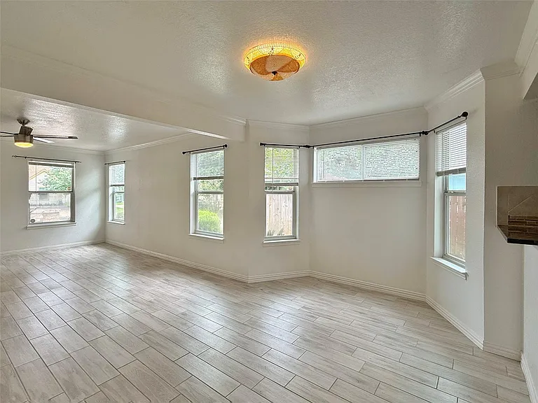 6915 Villita Avenida St — Photo 5