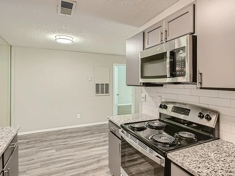 Villas At Waterchase — Photo 8