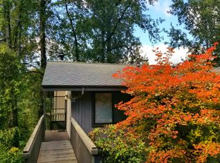 7714 SW Barnes Rd UNIT B, Portland, OR 97225