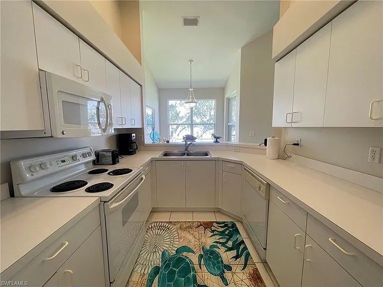 317 Sunrise Cay #204 — Photo 6