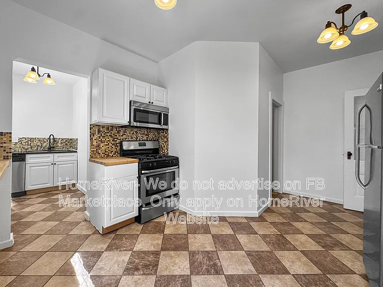2523 P St #4 — Photo 9