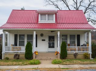 1877 Chestnut Ave, Buena Vista, VA 24416