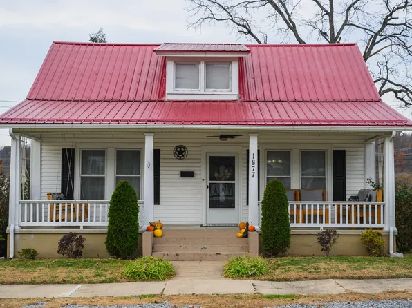 1877 Chestnut Ave, Buena Vista, VA 24416