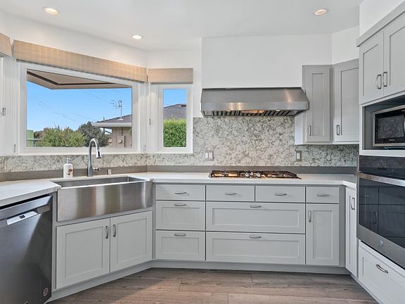 4th image of 151 Laken Ct