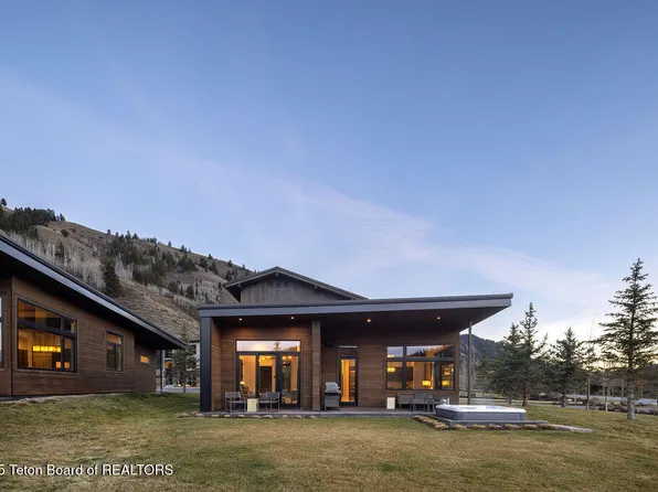 14175 Drake Dr, Jackson, WY 83001