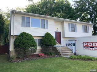 832 Lafayette Ave, Hawthorne, NJ 07506