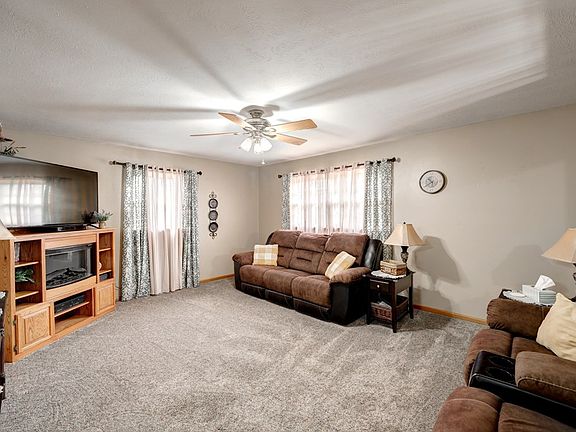 5th image of 2312 Mayfair Dr