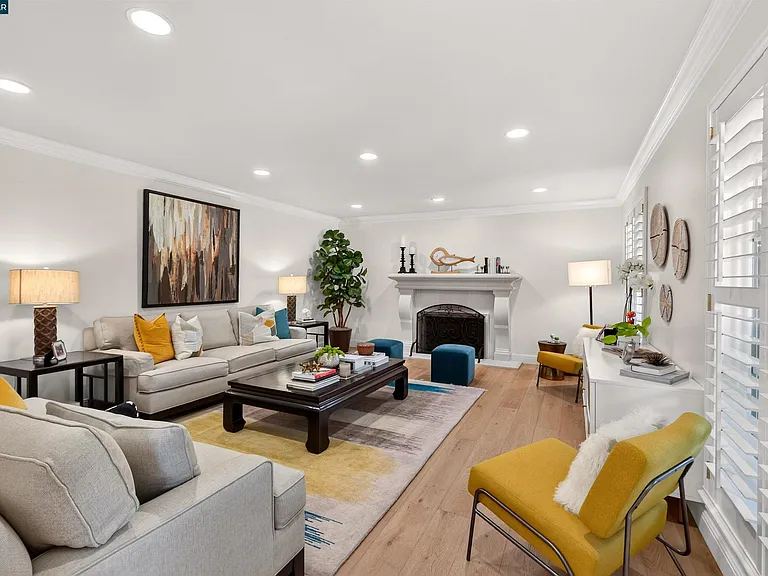2207 Martin Ave — Photo 29