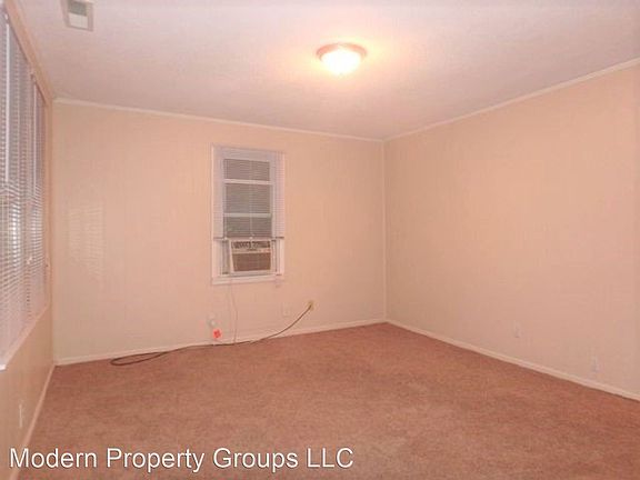 4th image of 107 E Poplar Hill Dr