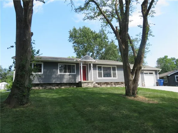 23 Circle Dr, Paola, KS 66071