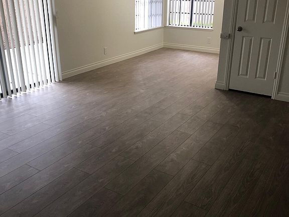 Living Room & Dinging Area