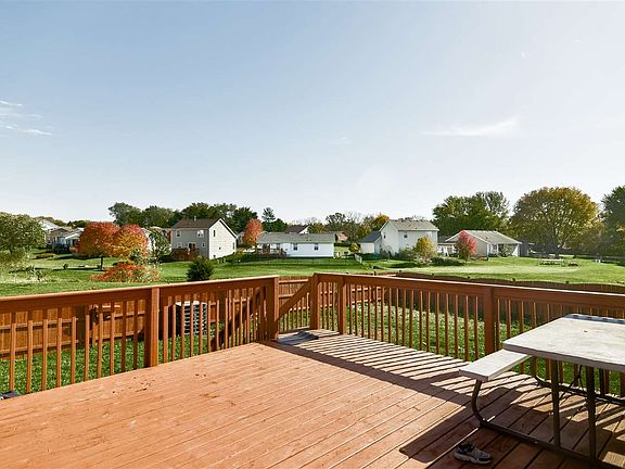 3rd image of 5132 Windrush Dr