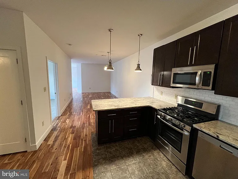 7733 Winston Rd — Photo 12