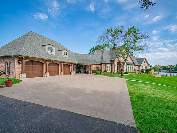 3rd image of 16043 Scenic View Dr