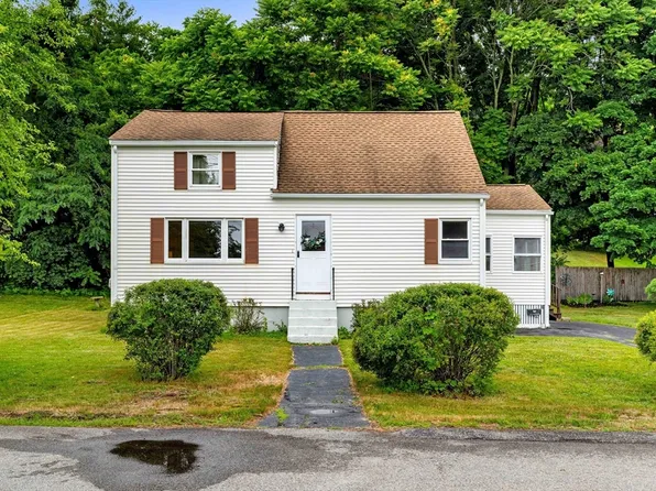 2 Douglas Ter, Lowell, MA 01852