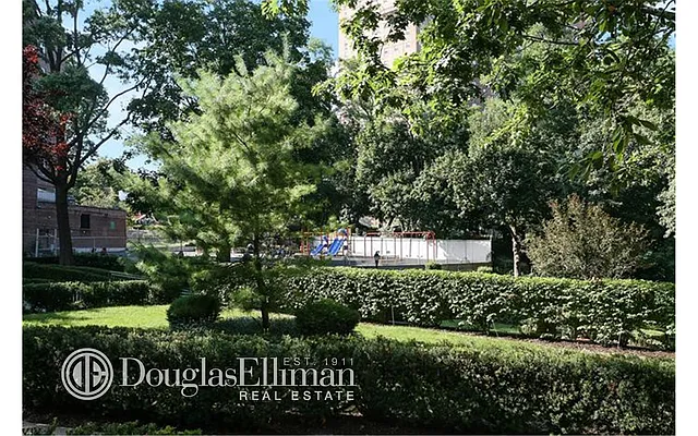Sold by Douglas Elliman | media 15