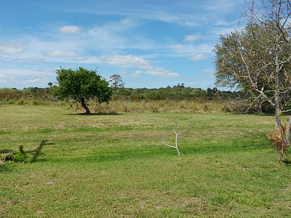 3rd image of 3607 Mauka Ln