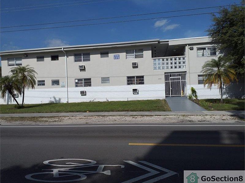 1st image of 655 NE 149th St #216