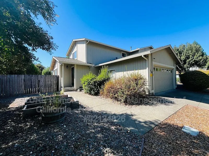 619 Donner Ln
