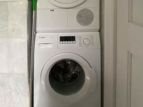 5th image of 991 President St APT 2G