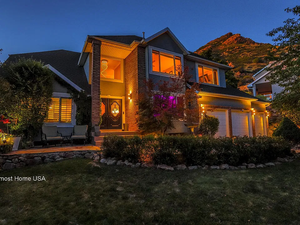E Heughs Canyon Cir