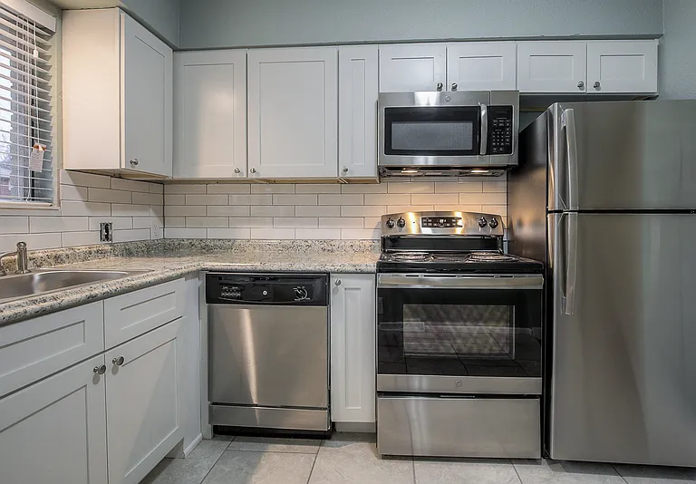 514 NE Corder St #B — Photo 14