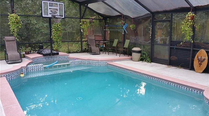  sparkling refreshing pool 