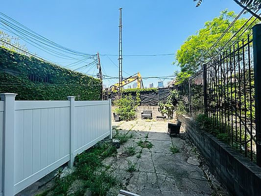 1st image of 639 Union St APT 1R