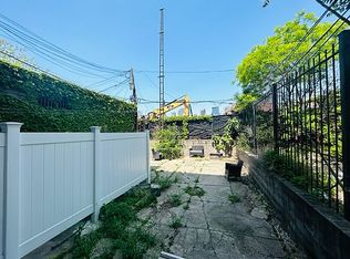 639 Union St APT 1R, Brooklyn, NY 11215
