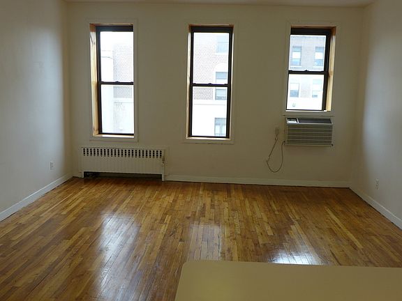 5th image of 284 7th Ave APT 2C