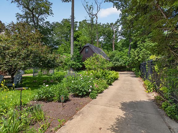 5th image of 2052 Wildwood Ln