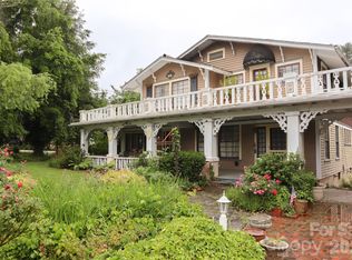 317 Courtland Blvd, Hendersonville, NC 28791