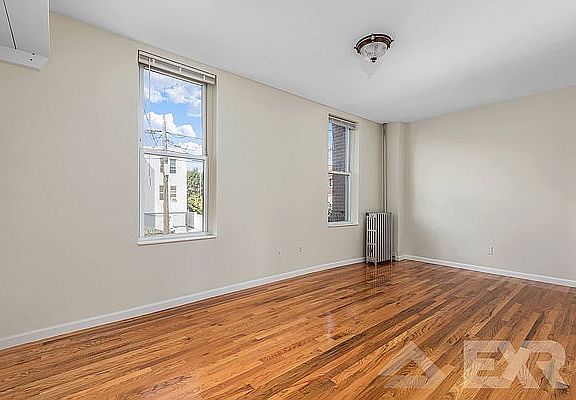 4th image of 31-58 44th St #1B