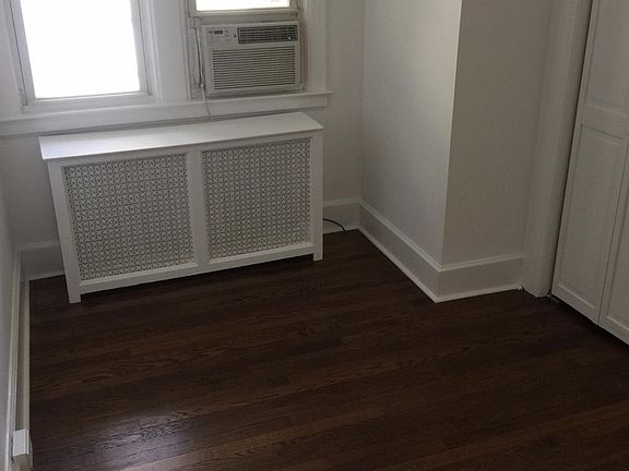 Smaller bedroom or office/den