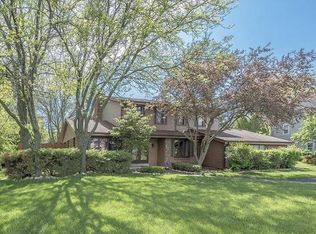 20905 Hunters Run, Brookfield, WI 53045