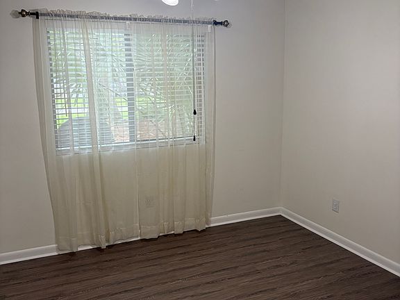 5th image of 91 Ashley Hall Plantation Rd APT 6