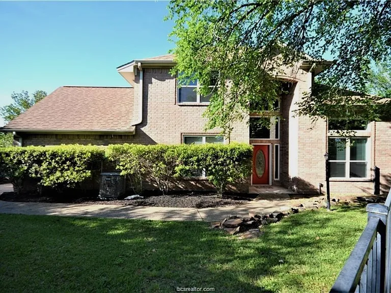 315 Chimney Hill Dr — Photo 1