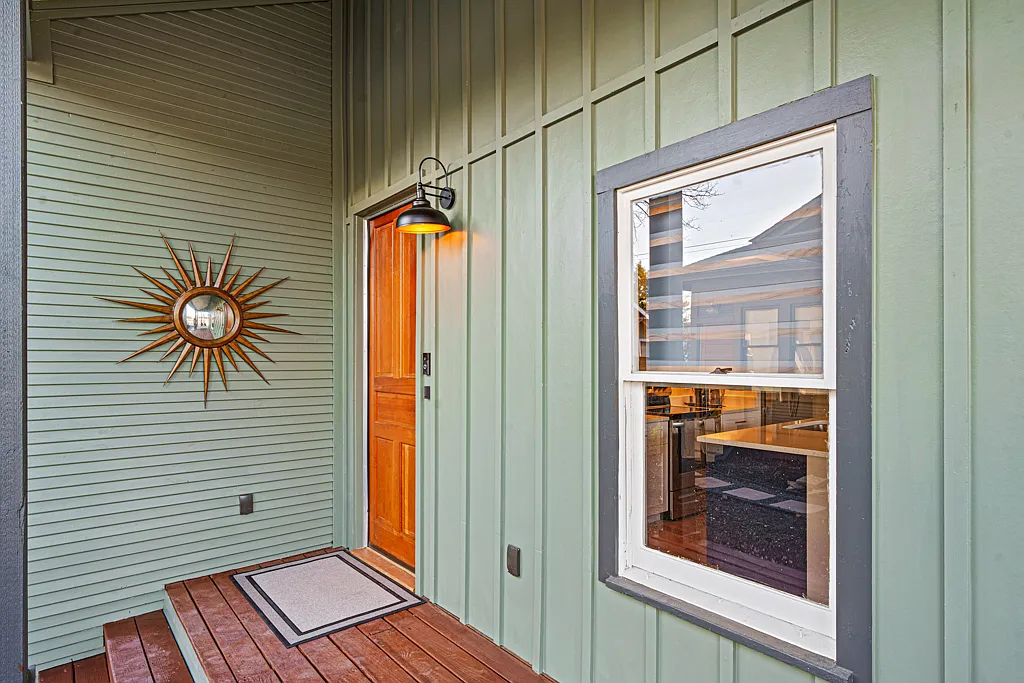 3 bed, 1344 sqft, $2,679 — Photo 3