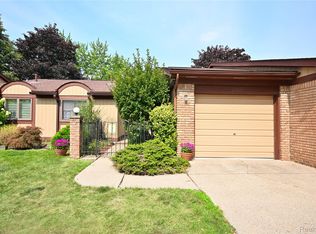 27820 Hollywood Blvd, Warren, MI 48093
