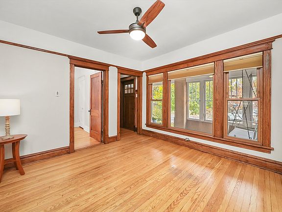 2nd image of 1111 Lyman Ave