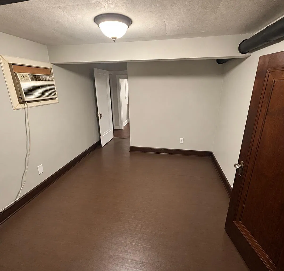2 bed, 1.0 bath, 1100 sqft, $990 — Photo 3