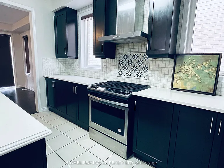 299 Whitlock Ave — Photo 2