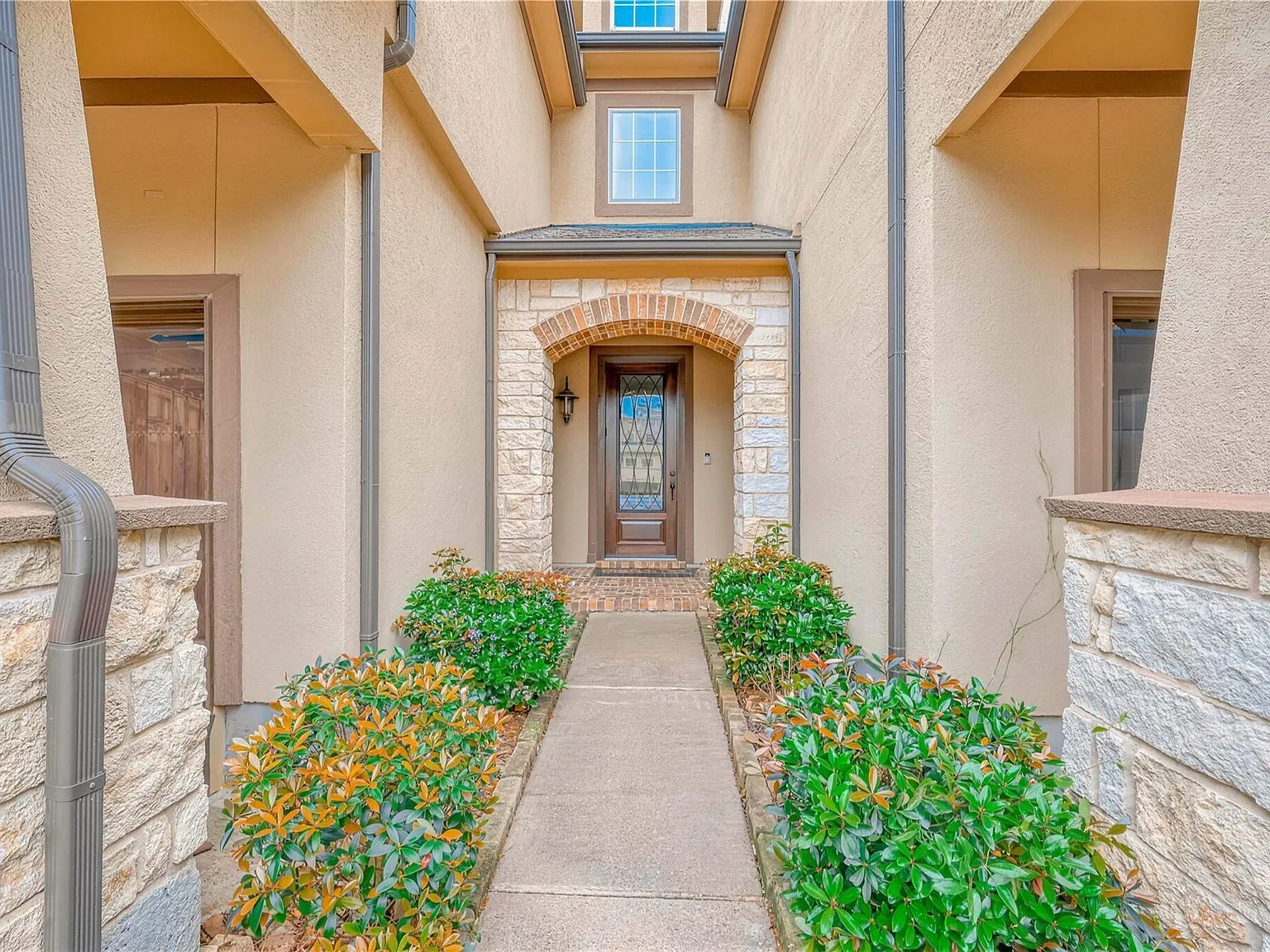 3 bed, 2.5 bath, 1867 sqft, $3,000 — Photo 3