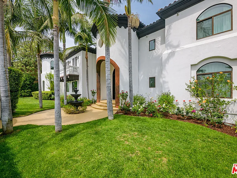 4705 Los Feliz Blvd — Photo 1