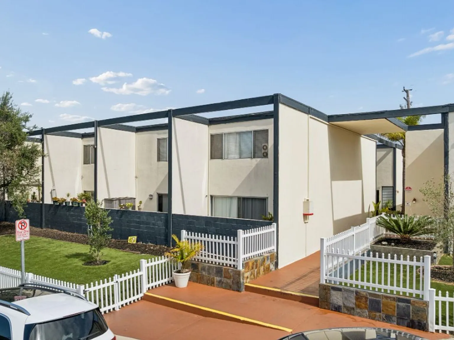 Oceanaire Townhomes — Photo 1