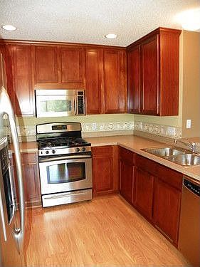 4th image of 5103 Farnham Dr N