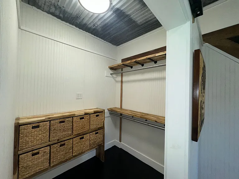 2924 Jefferson St — Photo 11