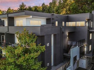 610 S Nevada St #G, Portland, OR 97219