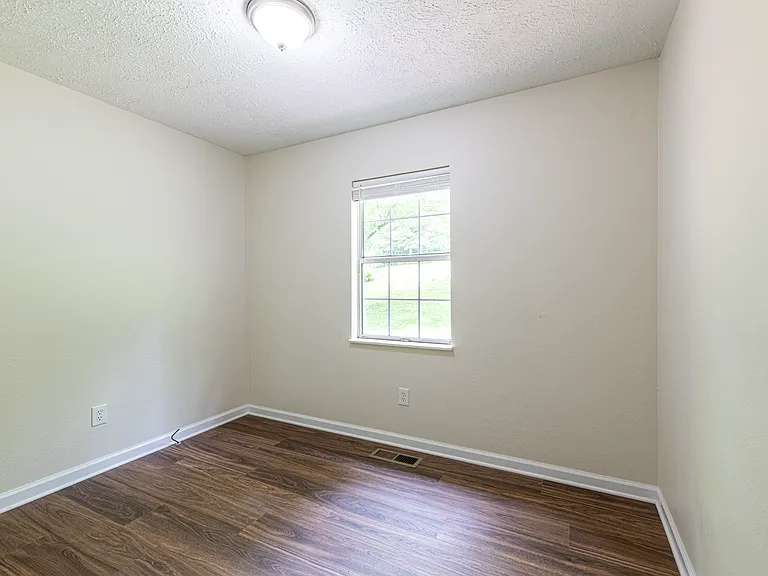 320 Beechwood Dr — Photo 12