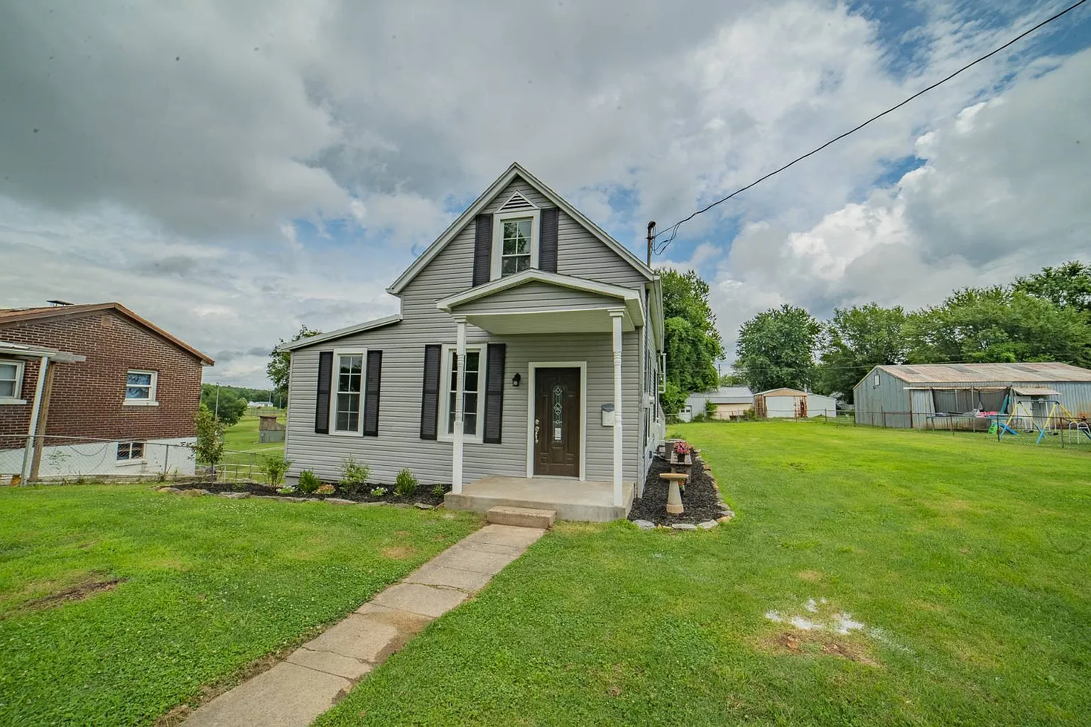 1046 15th St photo 1